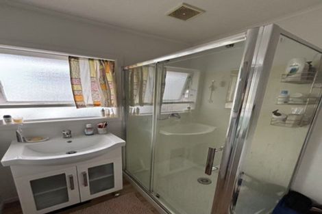 Photo of property in 6 Hereford Street, Te Atatu Peninsula, Auckland, 0610