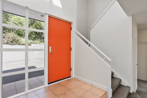 Photo of property in 2/5a Madeley Road, Mount Pleasant, Christchurch, 8081