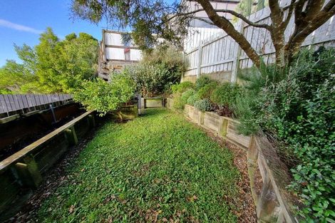 Photo of property in 8 Hillview Crescent, Paparangi, Wellington, 6037