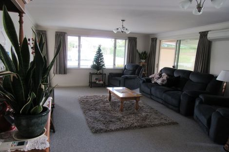Photo of property in 5 Herbert Street, Waimate, 7924