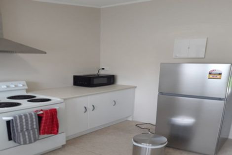 Photo of property in 2/77 Sylvia Road, Hillcrest, Auckland, 0627