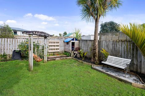 Photo of property in 2/20 Kamara Road, Glen Eden, Auckland, 0602