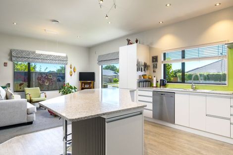 Photo of property in 17 Magnolia Drive, Springlands, Blenheim, 7201