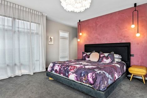 Photo of property in 12 Round Hill Rise, Cracroft, Christchurch, 8022