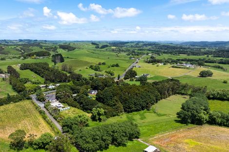 Photo of property in 1174 Kahikatea Flat Road, Waitoki, Kaukapakapa, 0871