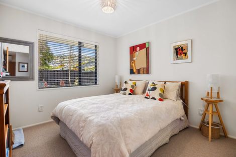 Photo of property in 5 Castle Way, Beckenham, Christchurch, 8023