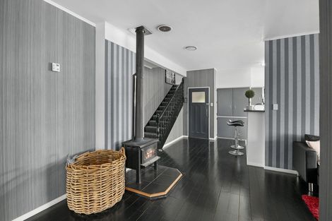 Photo of property in 39 Sussex Street, Levin, 5510