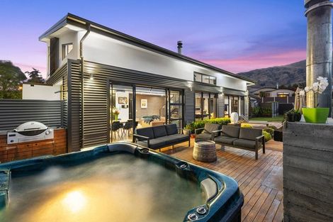 Photo of property in 21 Stonebrook Drive, Wanaka, 9305