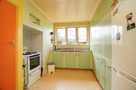 Photo of property in 17 Half Mile Road, Tuatapere, 9620