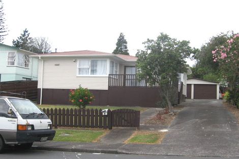 Photo of property in 5 Emirau Place, Glenfield, Auckland, 0629