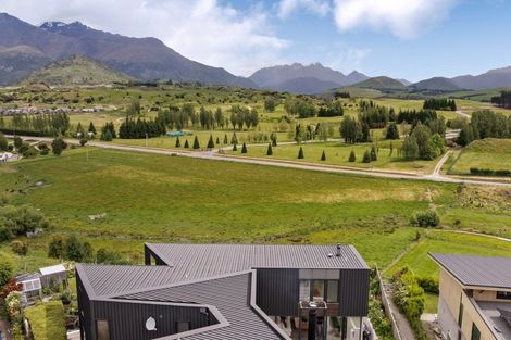 Photo of property in 20 Advance Terrace, Arrowtown, 9302
