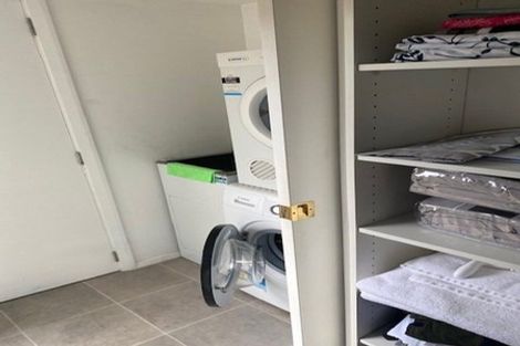 Photo of property in 34 Victory Crescent, Tawa, Wellington, 5028