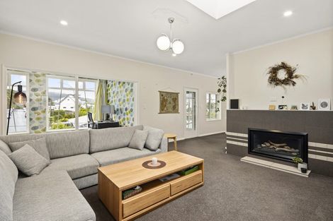 Photo of property in 107 Karori Road, Karori, Wellington, 6012