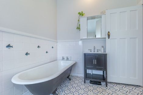 Photo of property in 556a Queen Street East, Levin, 5510