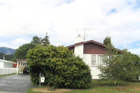 Photo of property in 9 Riversdale Road, Clouston Park, Upper Hutt, 5018