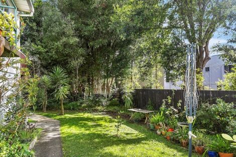 Photo of property in 1/19 Kathleen Street, Totara Vale, Auckland, 0627