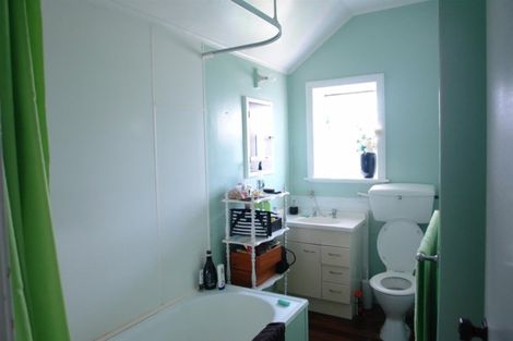 Photo of property in 22 Egmont Street, Patea, 4520