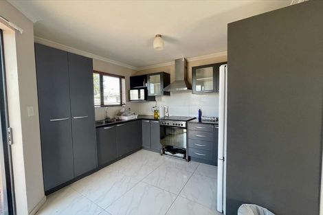 Photo of property in 96 Sunvue Road, Glen Eden, Auckland, 0602