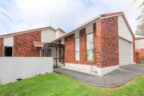 Photo of property in 76 Heta Road, Highlands Park, New Plymouth, 4312