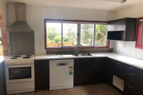 Photo of property in 2/12 Willis Street, Torbay, Auckland, 0630