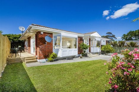 Photo of property in 2/3 Winscombe Street, Belmont, Auckland, 0622