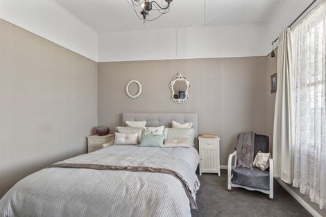 Photo of property in 39 Mako Mako Road, Levin, 5510