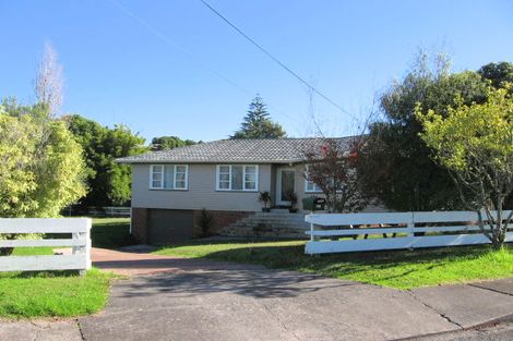 Photo of property in 21 Alwyn Avenue, Te Atatu South, Auckland, 0610