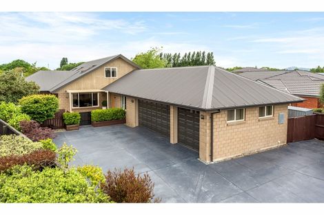 Photo of property in 16 Holiday Drive, Mairehau, Christchurch, 8052