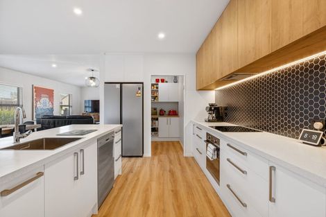 Photo of property in 28 Te Hurunui Drive, Pegasus, 7612