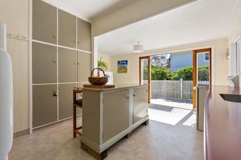 Photo of property in 10 Ngaio Street, Eastbourne, Lower Hutt, 5013
