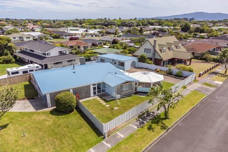 Photo of property in 6 Belvedere Avenue, Waikanae, 5036