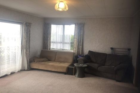 Photo of property in 5 Struan Place, Highland Park, Auckland, 2010