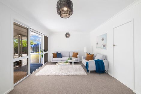 Photo of property in 100 Avondale Road, Avondale, Christchurch, 8061