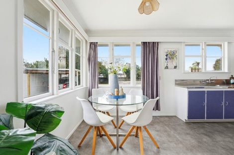 Photo of property in 10 Camellia Avenue, Aramoho, Whanganui, 4500