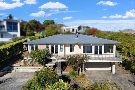 Photo of property in 25 Te Awakura Terrace, Mount Pleasant, Christchurch, 8081