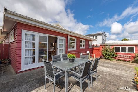Photo of property in 71 Totara Crescent, Woburn, Lower Hutt, 5011