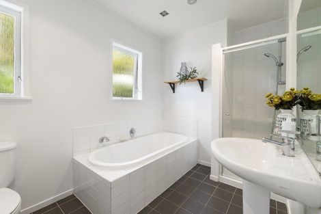 Photo of property in 9 Berne Place, Birkenhead, Auckland, 0626