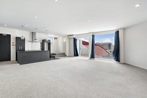 Photo of property in 8 Lipman Street, Mount Victoria, Wellington, 6011