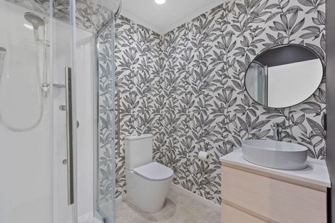 Photo of property in 13 Cowling Road, Hurdon, New Plymouth, 4310