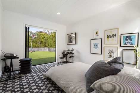 Photo of property in 9 Quebec Road, Milford, Auckland, 0620