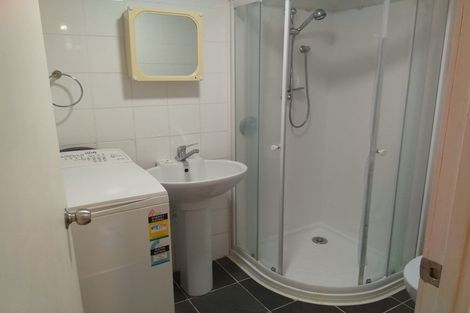 Photo of property in 21 Oaktree Avenue, Browns Bay, Auckland, 0630