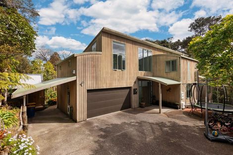 Photo of property in 11a Woodfern Crescent, Titirangi, Auckland, 0604