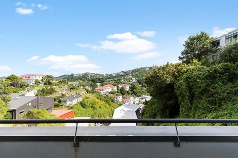 Photo of property in 2/93a Kelburn Parade, Kelburn, Wellington, 6012