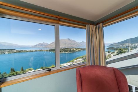 Photo of property in 10 Peregrine Place, Queenstown, 9300