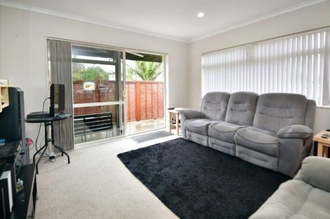 Photo of property in 10 Centreway Road, Orewa, 0931