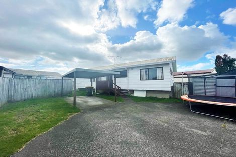 Photo of property in 3/10 Solveig Place, Randwick Park, Auckland, 2105