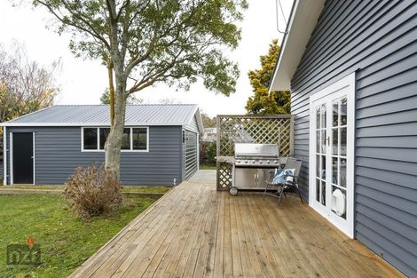 Photo of property in 16 Pirinoa Street, Feilding, 4702