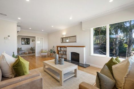 Photo of property in 43 Forrest Hill Road, Milford, Auckland, 0620