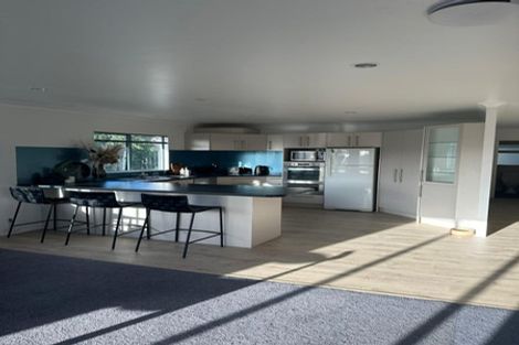 Photo of property in 2/840 Whangaparaoa Road, Manly, Whangaparaoa, 0930