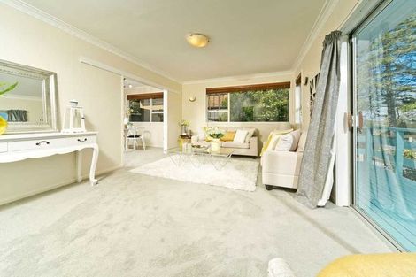 Photo of property in 2/12 Datura Place, Sunnynook, Auckland, 0620